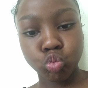 Meet your Posher, Kamorah